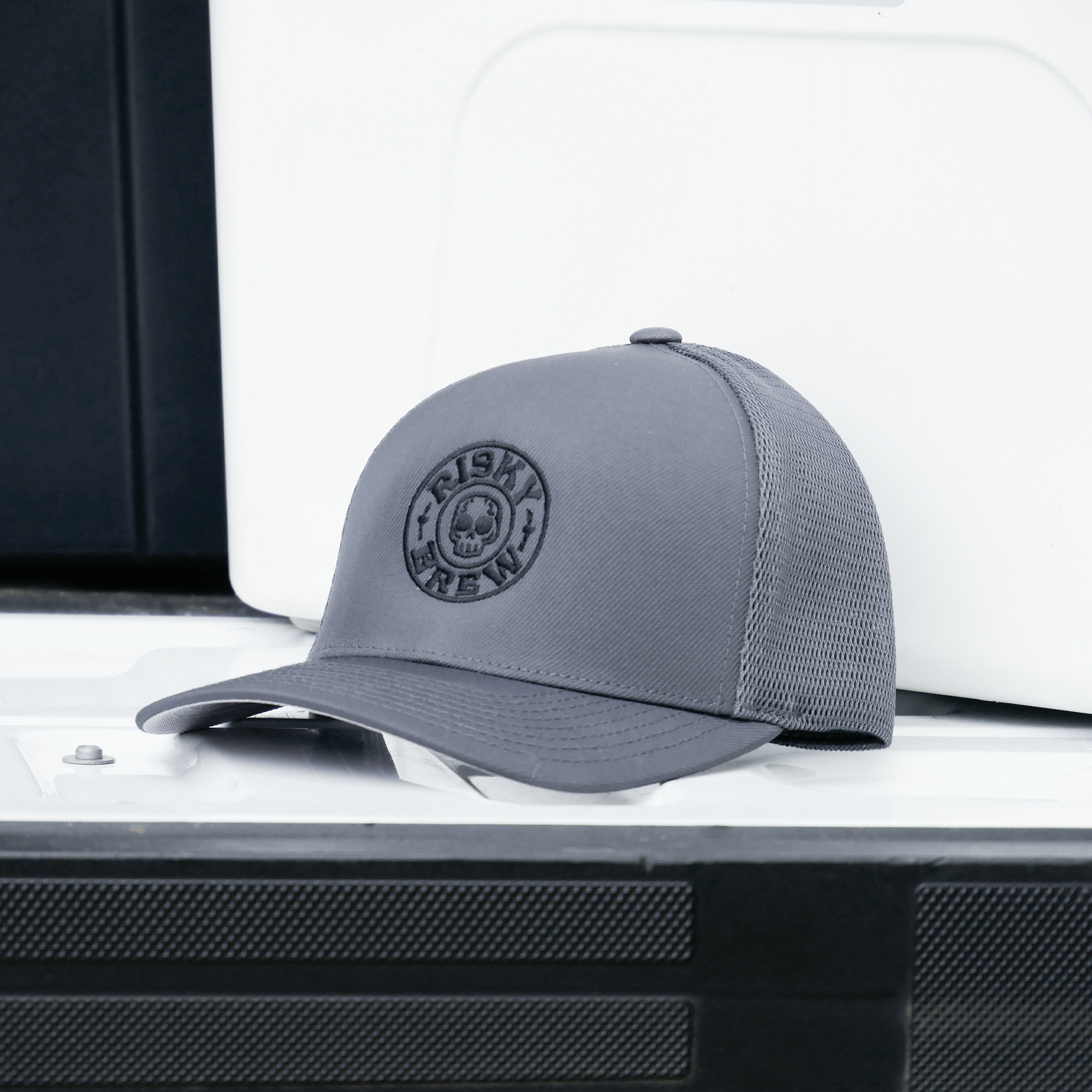 Logo Charcoal Flexfit® Unipanel