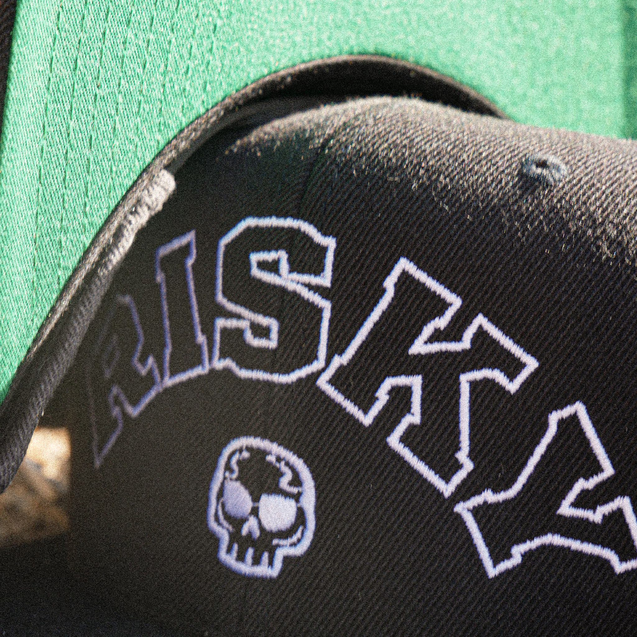 Risky Arch Hat Black